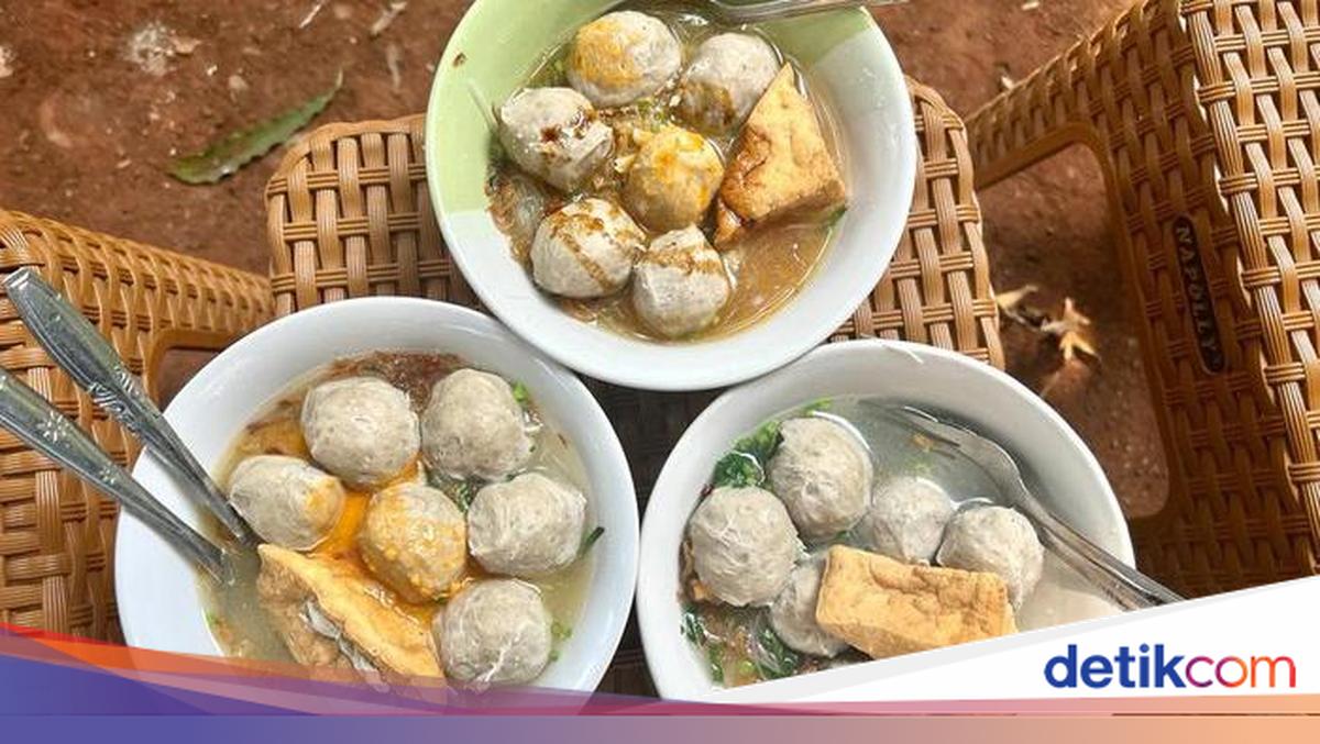 Bakso Pak Kucir: Kenikmatan yang Bikin Kaki Bergetar di Jantung Cilacap